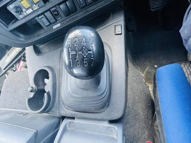 いすゞギガダンプ大型（10t）[写真20]