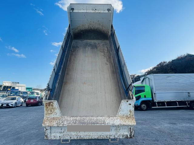 いすゞギガダンプ大型（10t）[写真03]