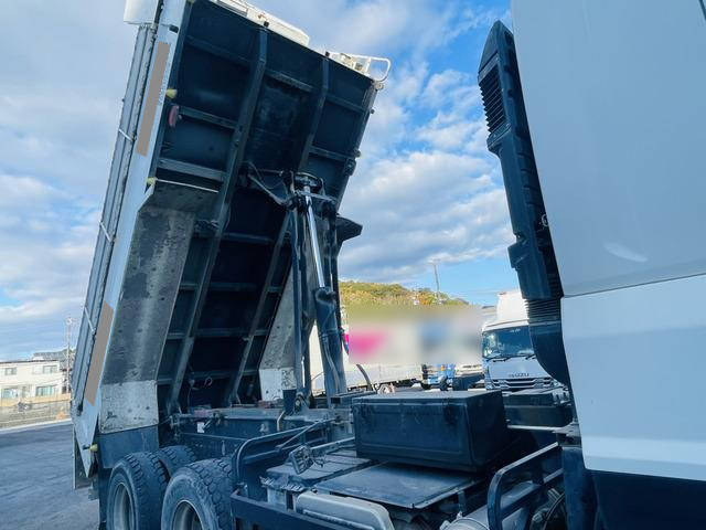 いすゞギガダンプ大型（10t）[写真04]