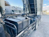 いすゞギガダンプ大型（10t）[写真09]