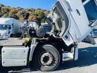 UDトラックスクオントレーラーヘッド（トラクターヘッド）大型（10t）[写真11]