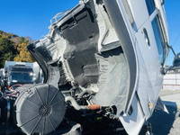 UDトラックスクオントレーラーヘッド（トラクターヘッド）大型（10t）[写真12]