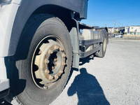 UDトラックスクオントレーラーヘッド（トラクターヘッド）大型（10t）[写真15]