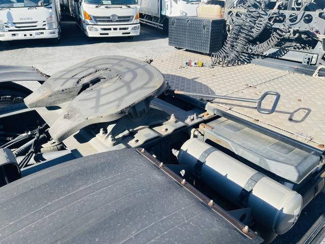 UDトラックスクオントレーラーヘッド（トラクターヘッド）大型（10t）[写真18]