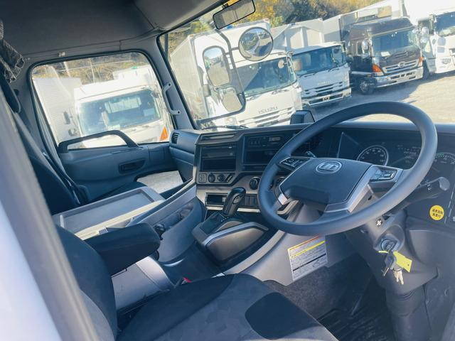 UDトラックスクオントレーラーヘッド（トラクターヘッド）大型（10t）[写真23]