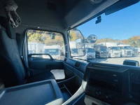 UDトラックスクオントレーラーヘッド（トラクターヘッド）大型（10t）[写真26]