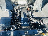 UDトラックスクオントレーラーヘッド（トラクターヘッド）大型（10t）[写真09]