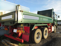 UDトラックスクオンダンプ大型（10t）[写真02]