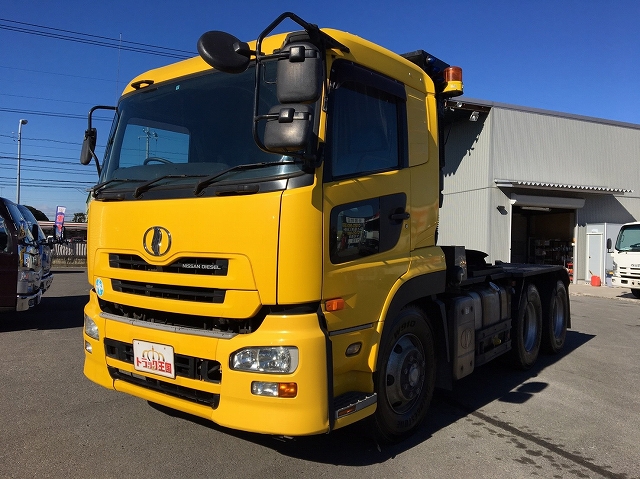 UDトラックスクオントレーラーヘッド（トラクターヘッド）大型（10t）ADG-GW4XLG改 [写真01]