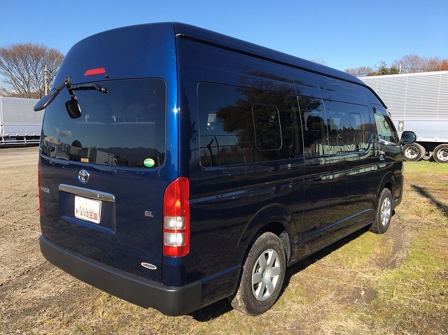 トヨタハイエースコミューターバス[写真02]