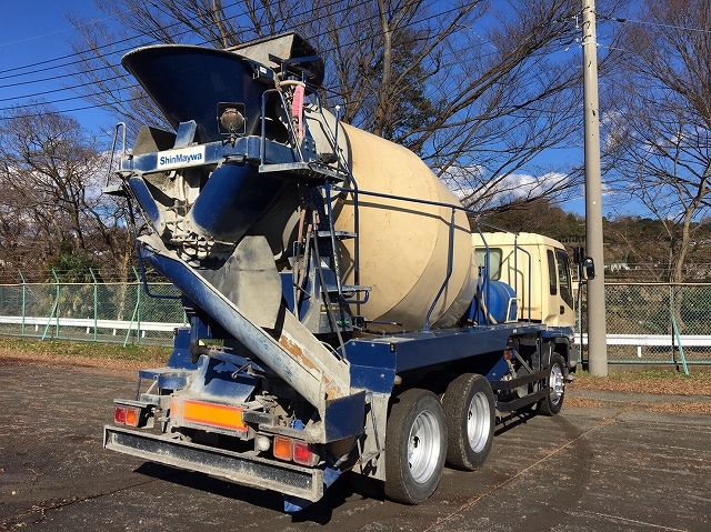 いすゞフォワードミキサー車（コンクリートミキサー）増トン（6t・8t）[写真02]