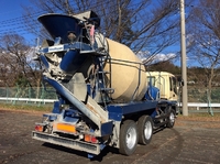 いすゞフォワードミキサー車（コンクリートミキサー）増トン（6t・8t）[写真02]