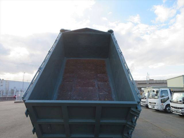 UDトラックスコンドルダンプ・クレーン付増トン（6t・8t）[写真17]