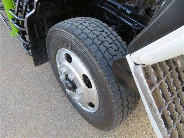 UDトラックスコンドルダンプ・クレーン付増トン（6t・8t）[写真24]