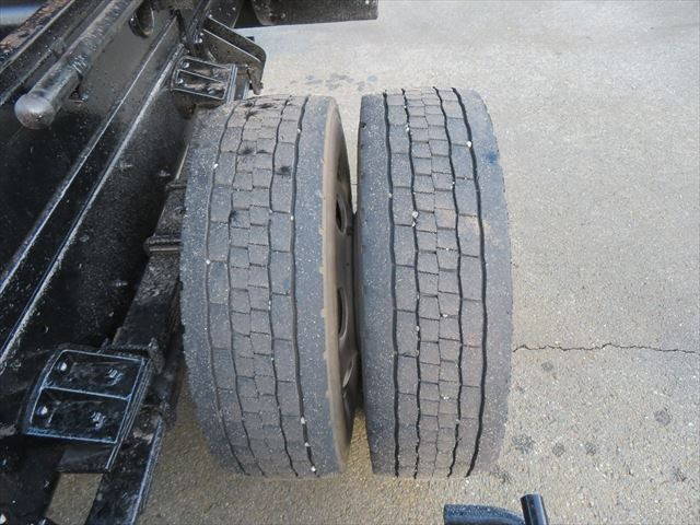 UDトラックスコンドルダンプ・クレーン付増トン（6t・8t）[写真26]