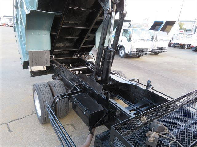 UDトラックスコンドルダンプ・クレーン付増トン（6t・8t）[写真30]