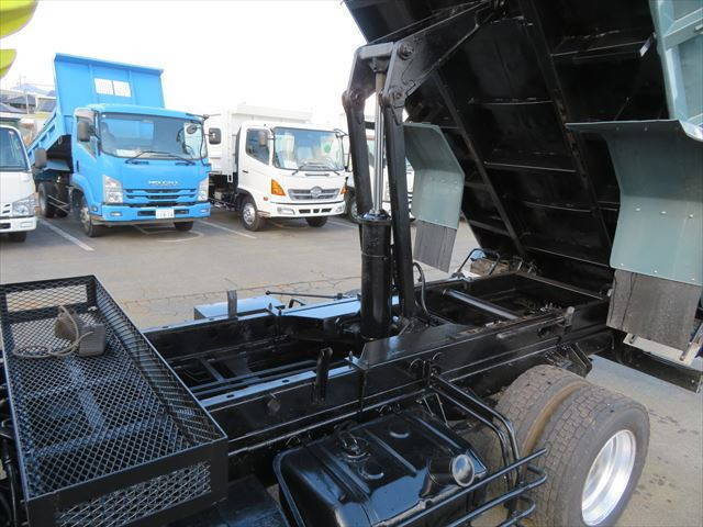 UDトラックスコンドルダンプ・クレーン付増トン（6t・8t）[写真31]