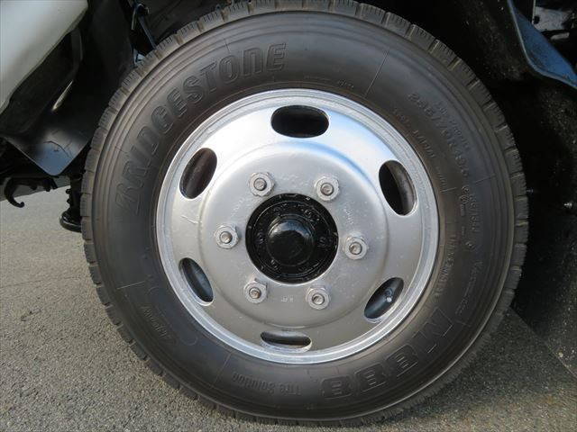 UDトラックスコンドルダンプ・クレーン付増トン（6t・8t）[写真37]