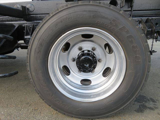 UDトラックスコンドルダンプ・クレーン付増トン（6t・8t）[写真38]