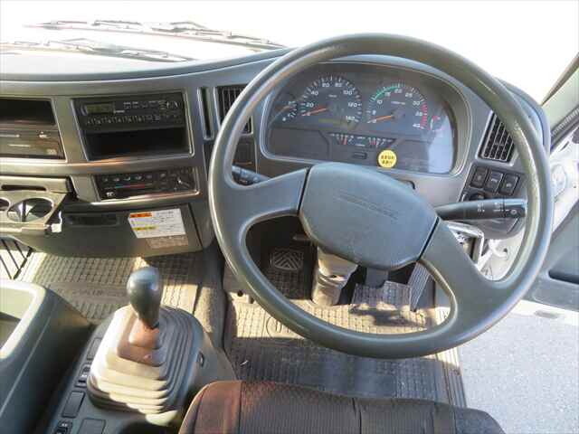 UDトラックスコンドルダンプ・クレーン付増トン（6t・8t）[写真38]