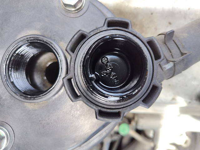 日野プロフィアダンプ大型（10t）[写真10]