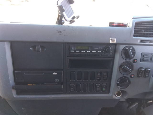 三菱ふそうファイタークレーン4段増トン（6t・8t）[写真34]