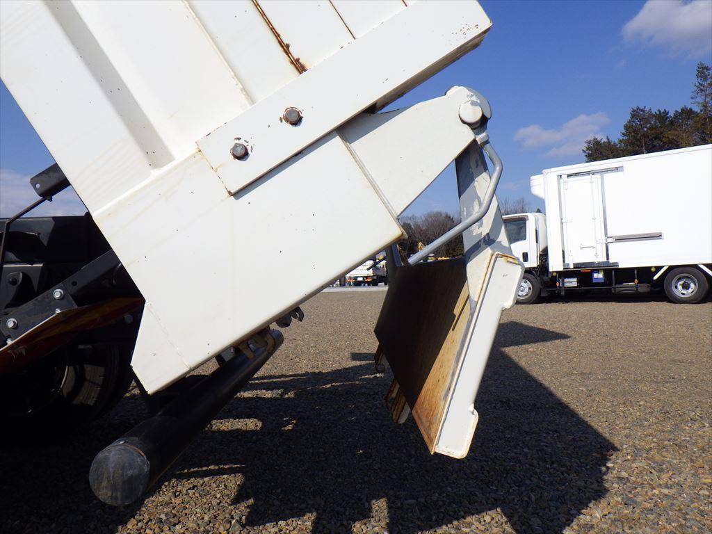 日野レンジャーダンプ中型（4t）[写真12]