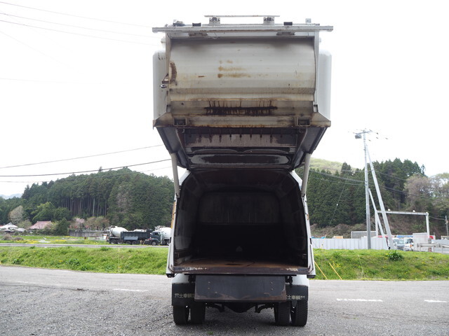 日野レンジャーパッカー車（塵芥車）中型（4t）[写真10]
