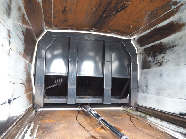 日野レンジャーパッカー車（塵芥車）中型（4t）[写真16]