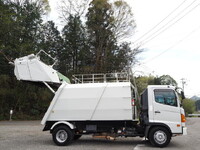 日野レンジャーパッカー車（塵芥車）中型（4t）[写真06]