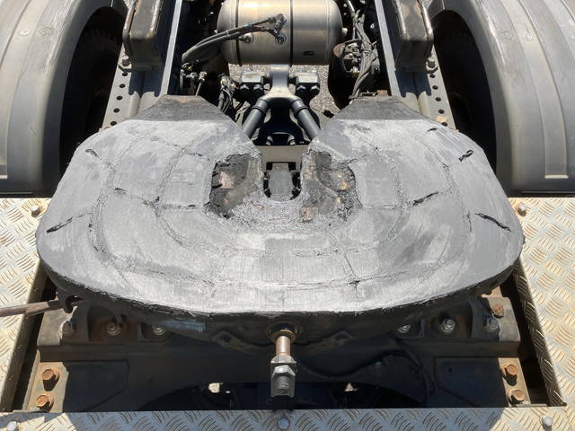 日野プロフィアトレーラーヘッド（トラクターヘッド）大型（10t）[写真10]