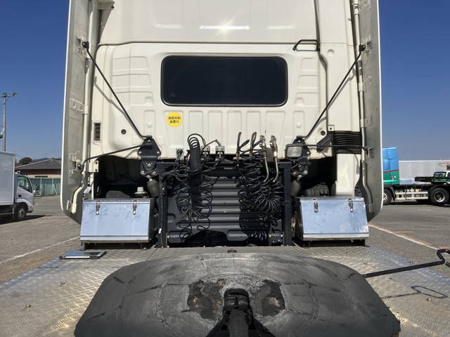 日野プロフィアトレーラーヘッド（トラクターヘッド）大型（10t）[写真12]