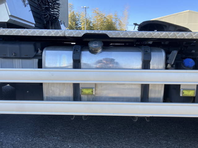 日野プロフィアトレーラーヘッド（トラクターヘッド）大型（10t）[写真18]