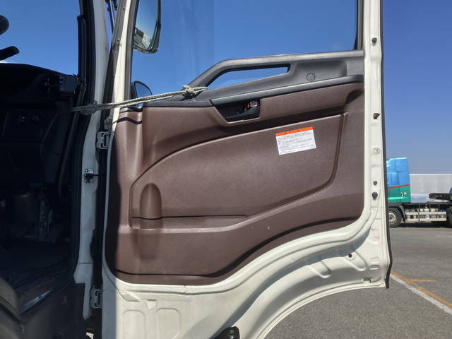 日野プロフィアトレーラーヘッド（トラクターヘッド）大型（10t）[写真23]