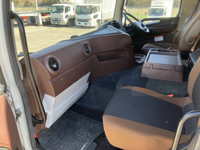 日野プロフィアトレーラーヘッド（トラクターヘッド）大型（10t）[写真26]