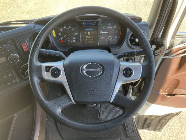 日野プロフィアトレーラーヘッド（トラクターヘッド）大型（10t）[写真29]