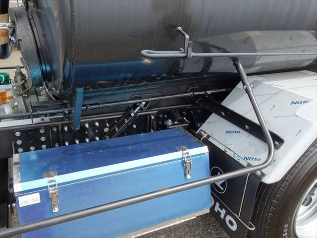 三菱ふそうキャンターバキュームカー小型（2t・3t）[写真10]