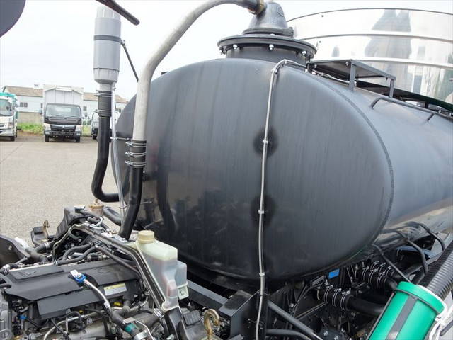三菱ふそうキャンターバキュームカー小型（2t・3t）[写真24]