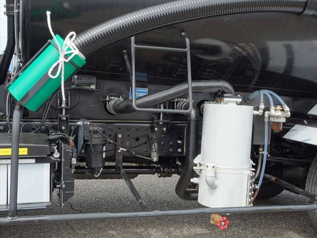 三菱ふそうキャンターバキュームカー小型（2t・3t）[写真07]