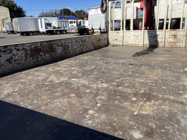 三菱ふそうキャンタークレーン6段小型（2t・3t）[写真12]