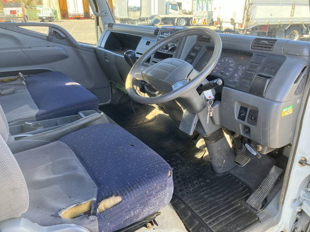 三菱ふそうキャンタークレーン6段小型（2t・3t）[写真33]