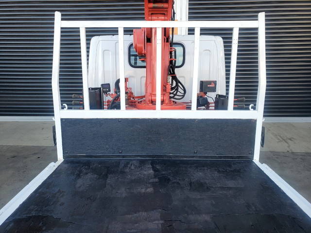 三菱ふそうキャンタークレーン付小型（2t・3t）[写真12]