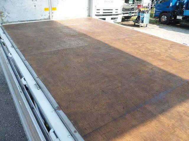 三菱ふそうキャンターアルミウイング小型（2t・3t）[写真10]