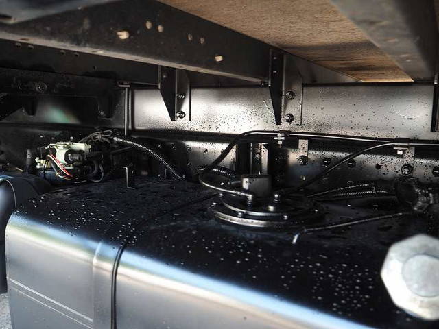 三菱ふそうキャンターアルミウイング小型（2t・3t）[写真20]