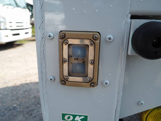 三菱ふそうキャンターアルミウイング小型（2t・3t）[写真23]