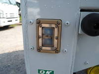 三菱ふそうキャンターアルミウイング小型（2t・3t）[写真24]