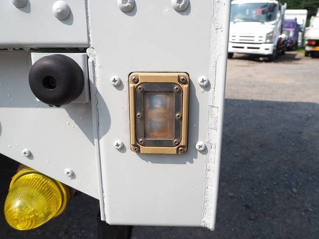 三菱ふそうキャンターアルミウイング小型（2t・3t）[写真24]