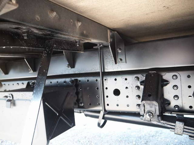 三菱ふそうキャンターアルミウイング小型（2t・3t）[写真26]