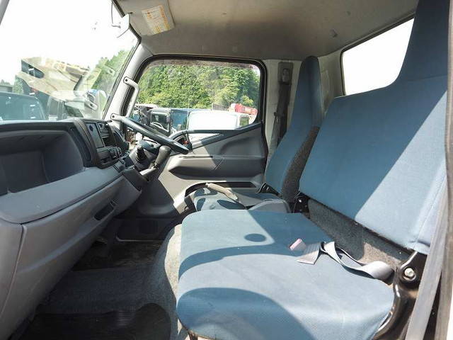 三菱ふそうキャンターアルミウイング小型（2t・3t）[写真34]