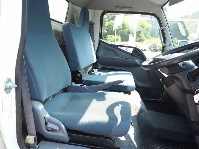 三菱ふそうキャンターアルミウイング小型（2t・3t）[写真35]